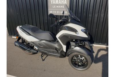 YAMAHA TRICITY 300