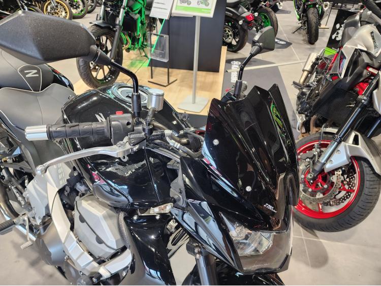 KAWASAKI Z750