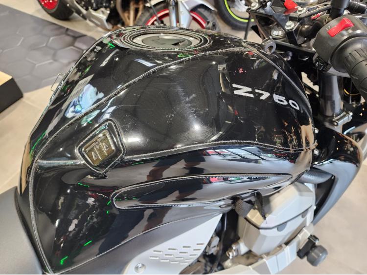 KAWASAKI Z750