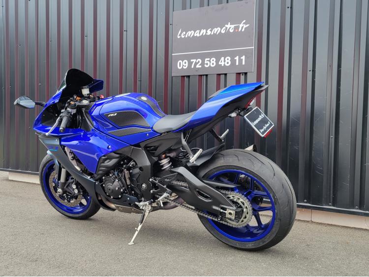 YAMAHA YZF 1000 R1