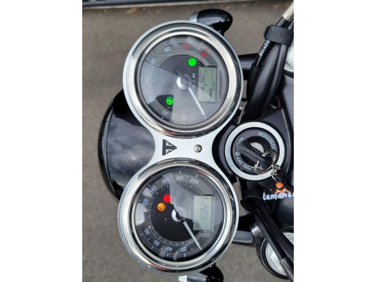 TRIUMPH Bonneville T120 Black