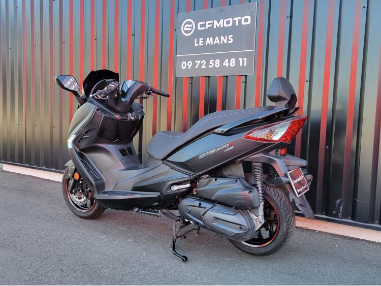 SYM 300 GTS