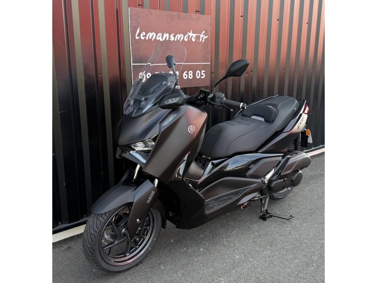 XMAX 125 TECH MAX +