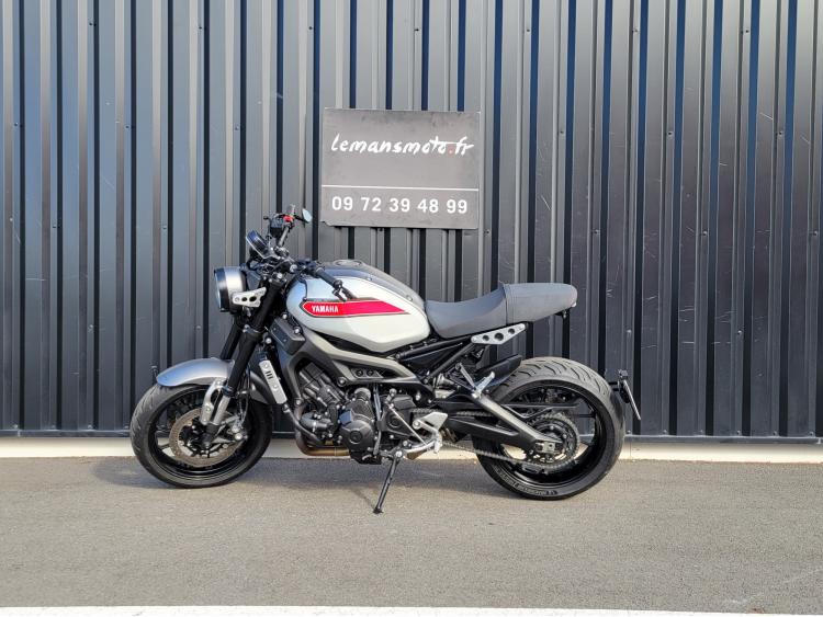 YAMAHA XSR 900