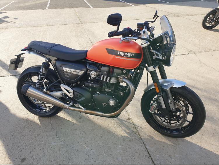 TRIUMPH SPEED TWIN 1200