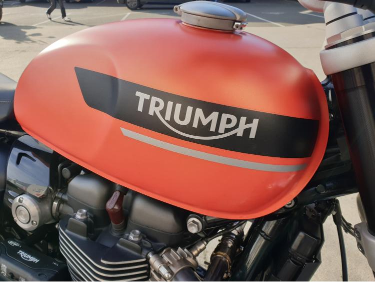 TRIUMPH SPEED TWIN 1200