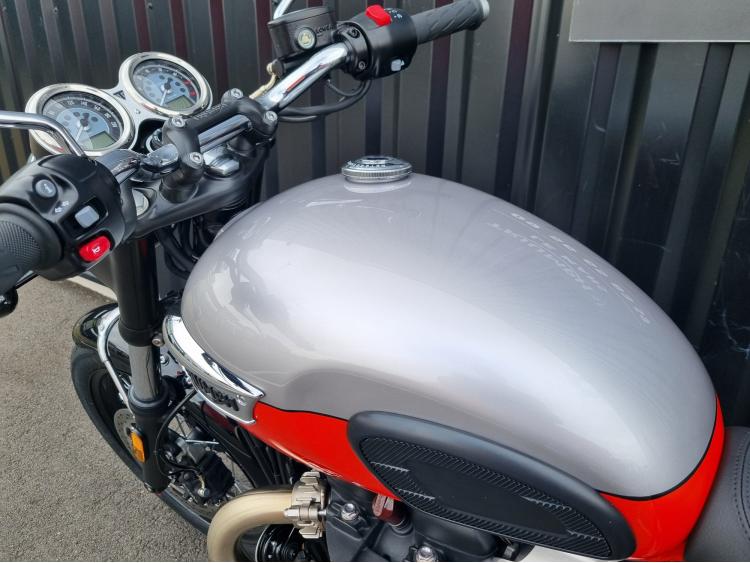 TRIUMPH BONNEVILLE T100 BRIDEE A2