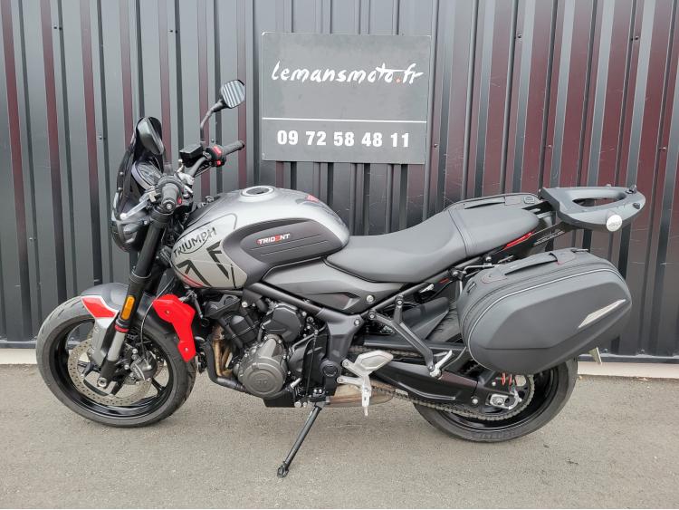 TRIUMPH TRIDENT 660