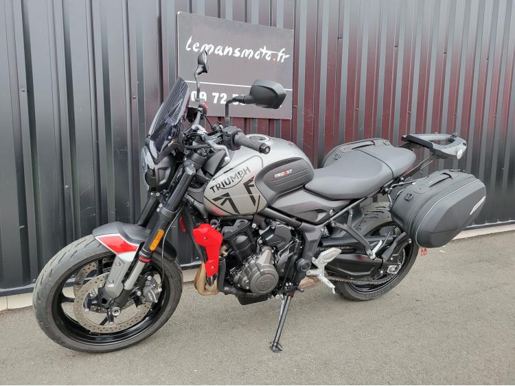 TRIUMPH TRIDENT 660