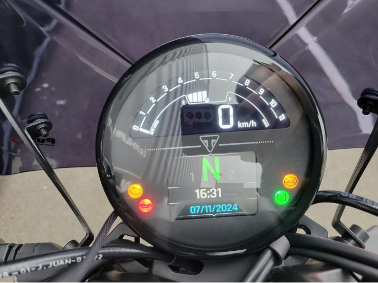 TRIUMPH TRIDENT 660