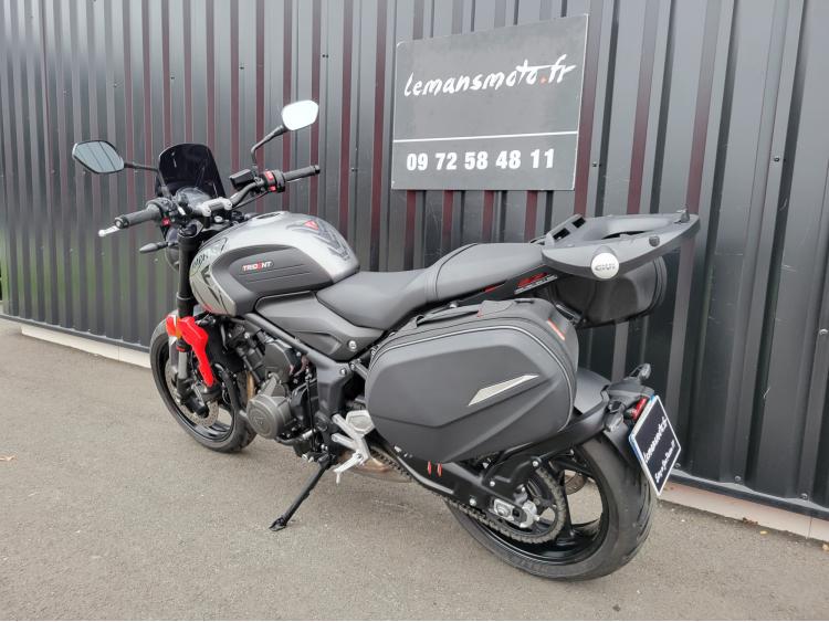 TRIUMPH TRIDENT 660