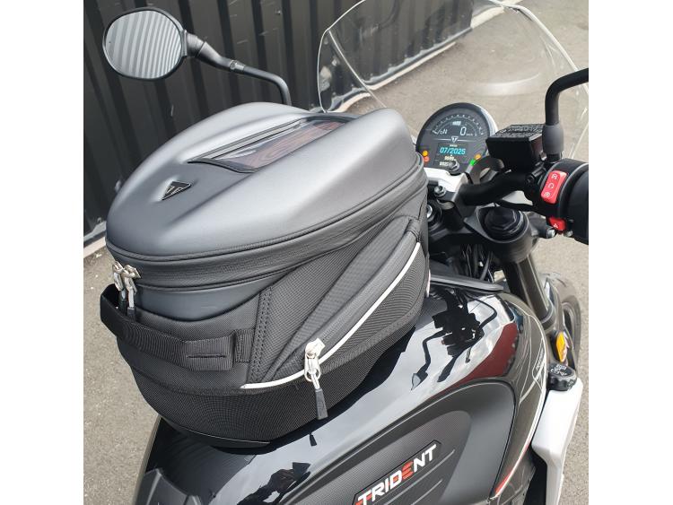 TRIUMPH TRIDENT 660 