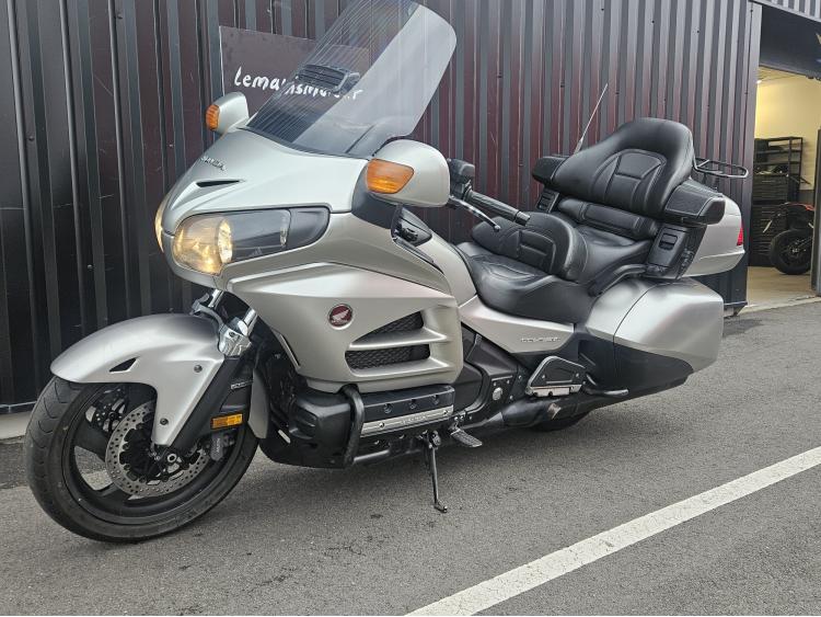 HONDA GL1800 GOLDWING