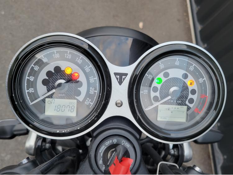 TRIUMPH SPEED TWIN 1200