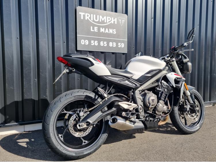TRIUMPH STREET TRIPLE 660 S A2