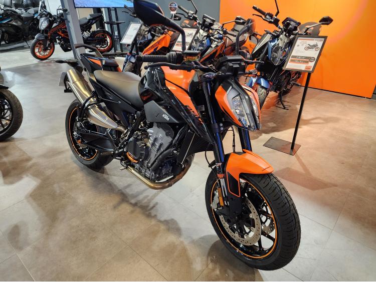 KTM 890 DUKE
