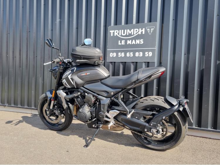 TRIUMPH TRIDENT 660