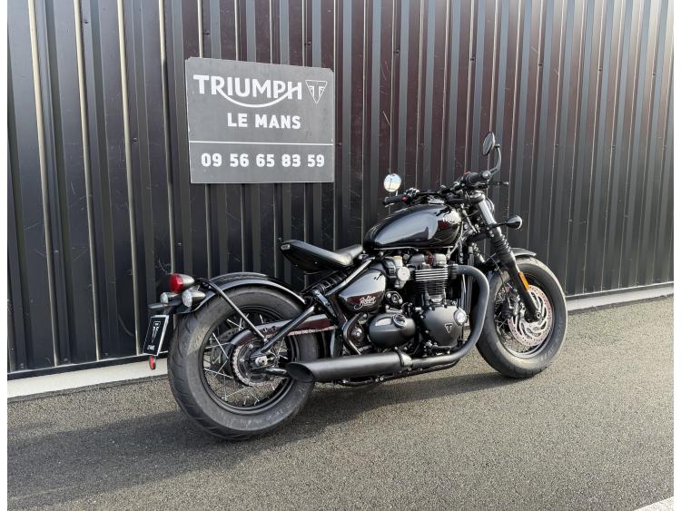 TRIUMPH BONNEVILLE BOBBER BLACK 1200