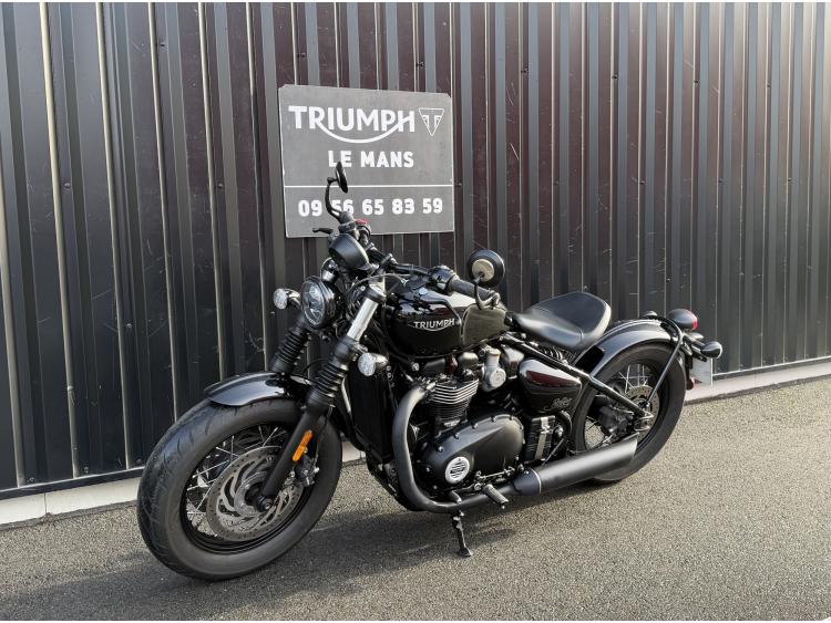 TRIUMPH BONNEVILLE BOBBER BLACK 1200