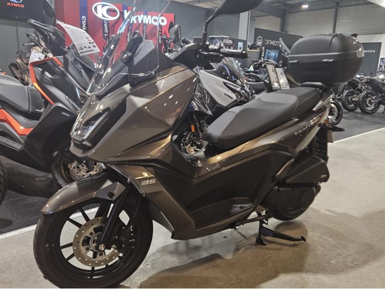KYMCO skytown 125