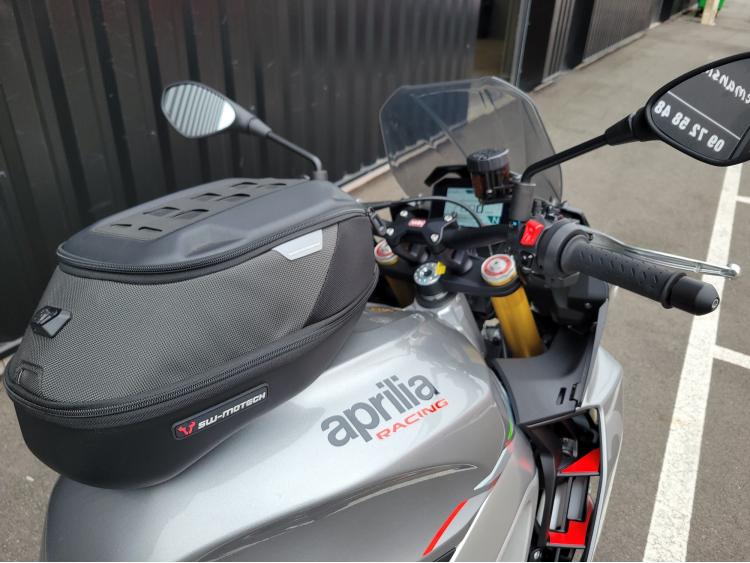 APRILIA TUONO 1000 V4