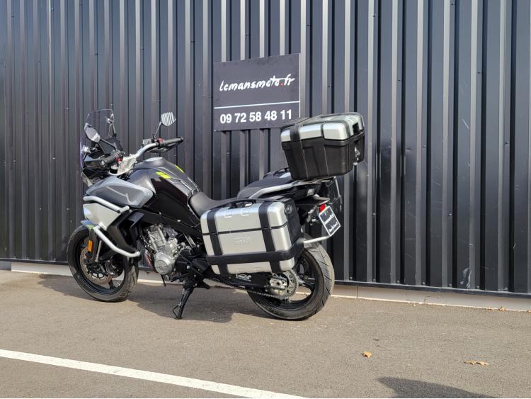 CF MOTO 800 MT sport rabaissé