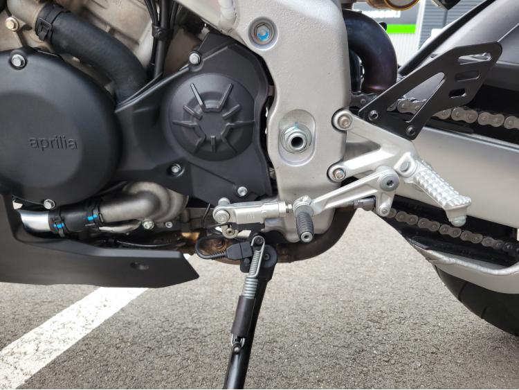 APRILIA TUONO 1000 V4