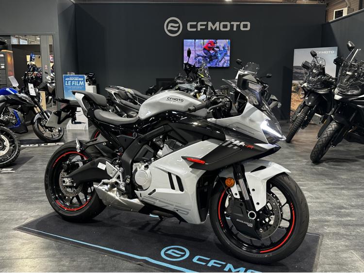 CF MOTO 675 SR-R DISPO A L'ESSAI