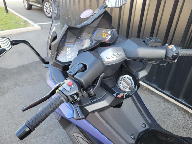 KYMCO AK 550