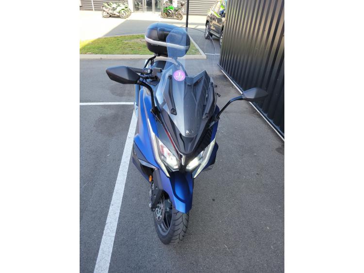 KYMCO AK 550