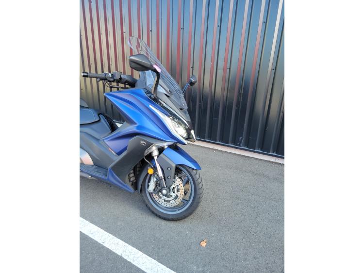 KYMCO AK 550