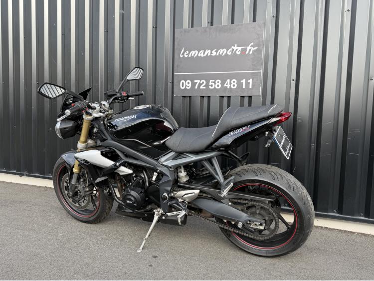 TRIUMPH STREET TRIPLE 675