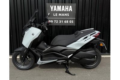 YAMAHA XMAX 300 TECH MAX +
