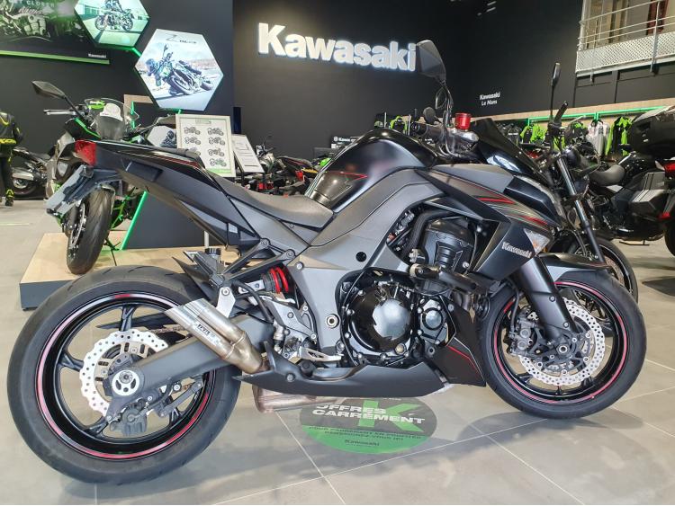 KAWASAKI Z1000 BLACK EDITION