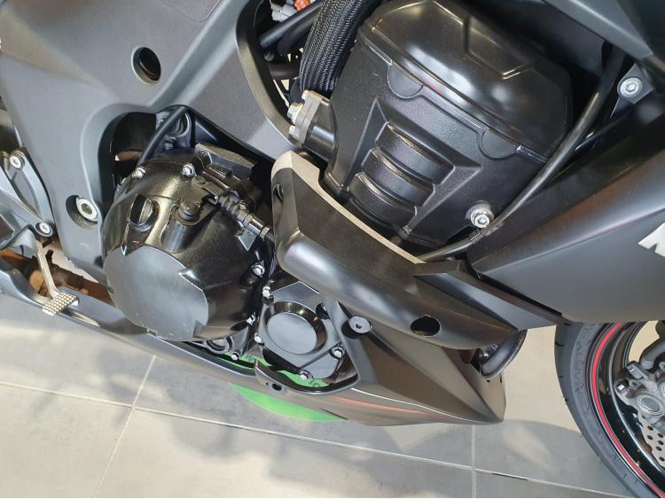 KAWASAKI Z1000 BLACK EDITION
