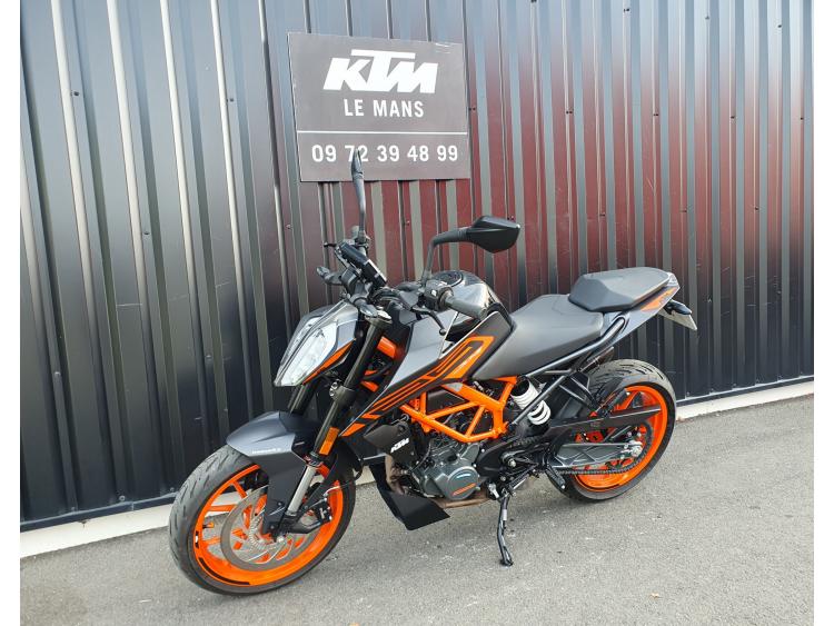 KTM 125 DUKE  SEULEMENT 2600 KILOMETRES